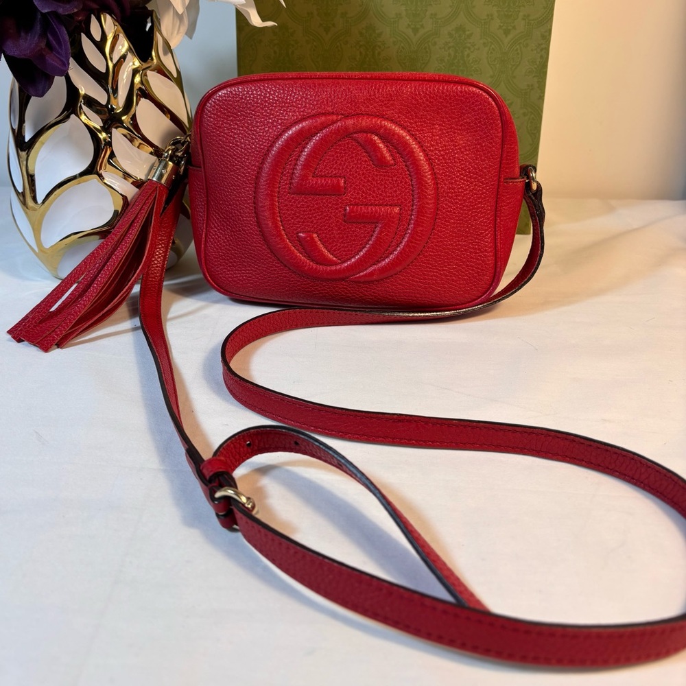 Beautiful Gucci SoHo Disco Red Camera Bag